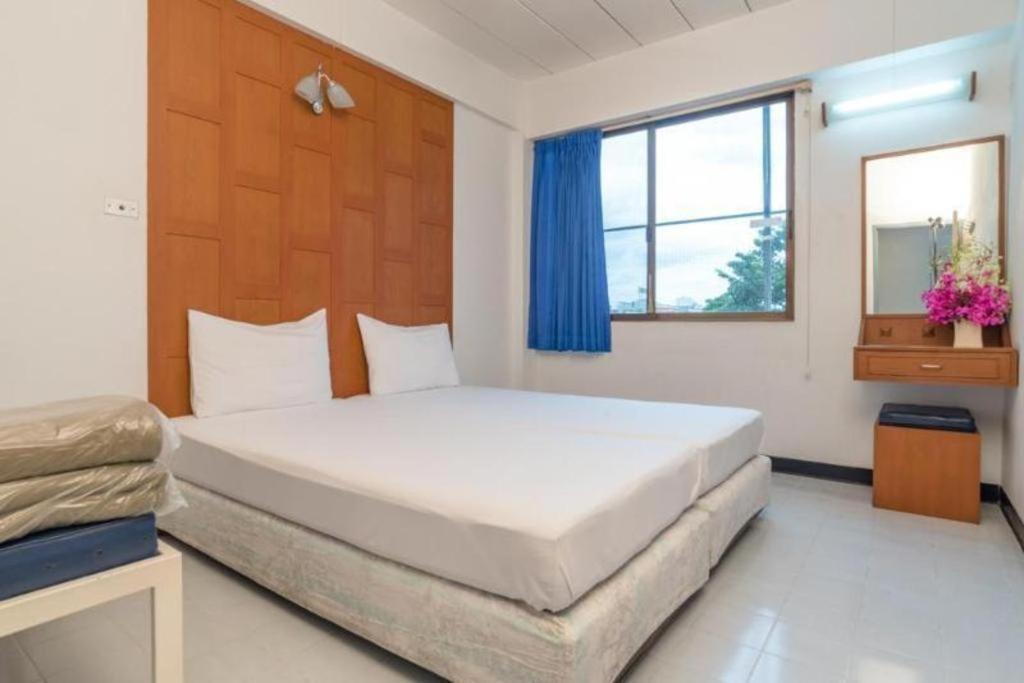New Siam Guest House Bangkok Exterior foto