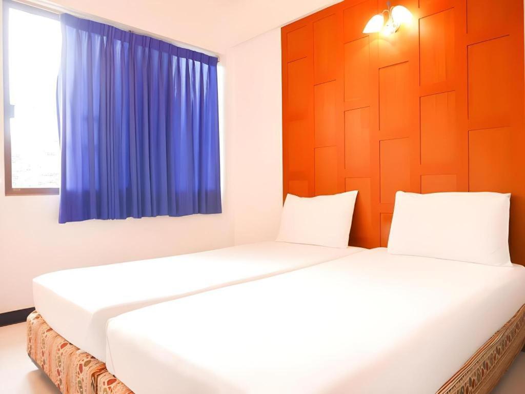 New Siam Guest House Bangkok Exterior foto